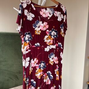 Old Navy Maroon Floral V-Neck Knee Length Dress